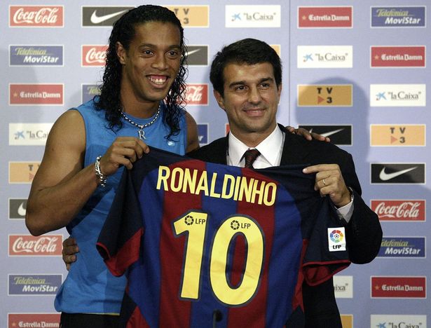 Man Utd almost announced Ronaldinho transfer and shirt number, says Paul  Scholes - Mirror Online