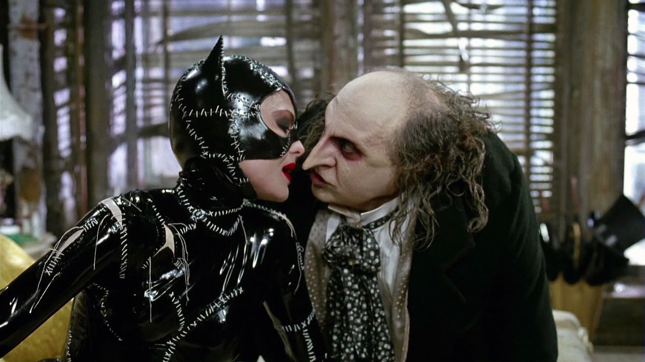 Catwoman visiting Penguin | Batman Returns - YouTube